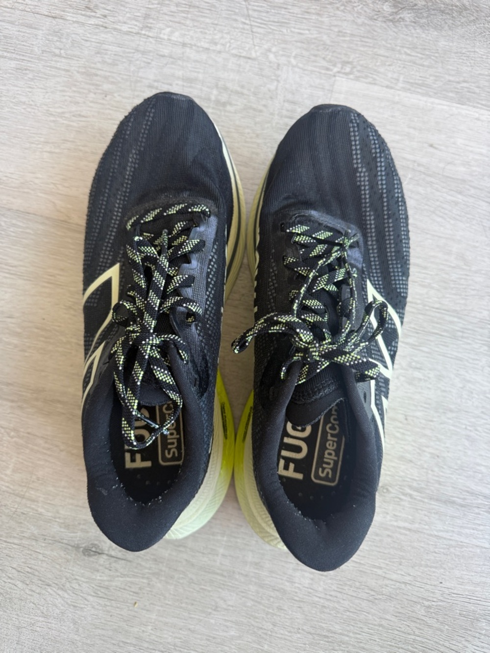 New Balance Black & Neon Yellow FuelCell SuperComp Running Sneakers - Picture 2 of 7